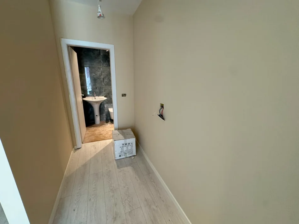 Tirane, shitet apartament 3+1 Kati 7, 125 m² (zogu i zi)