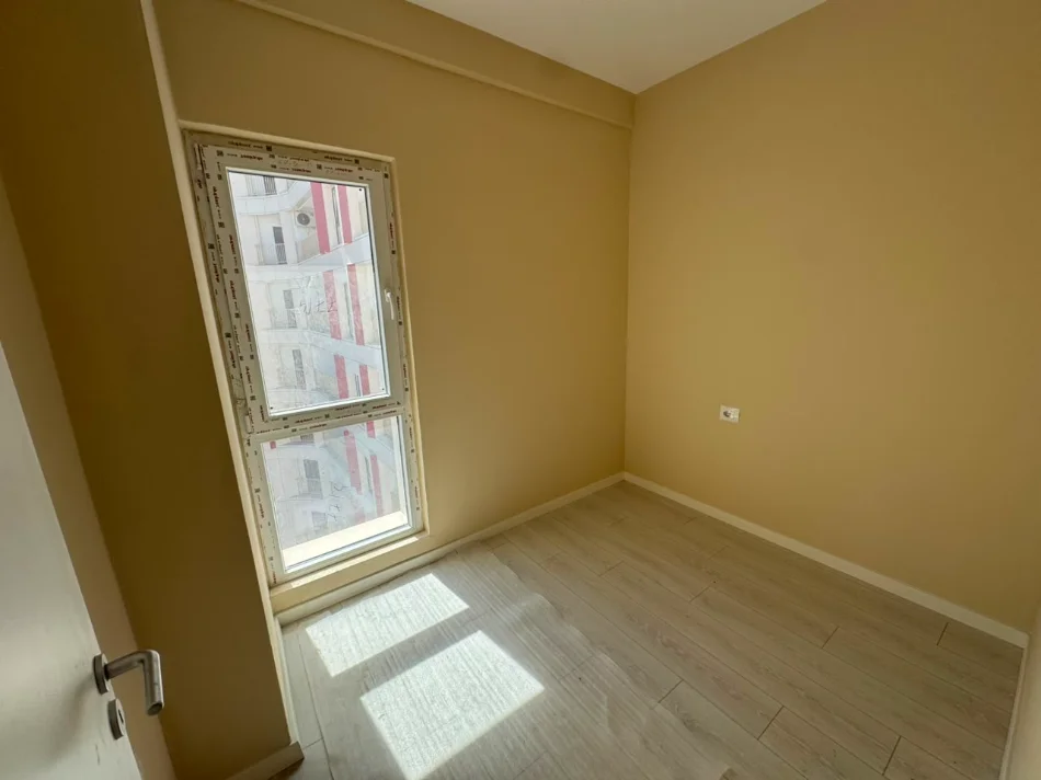 Tirane, shitet apartament 3+1 Kati 7, 125 m² (zogu i zi)