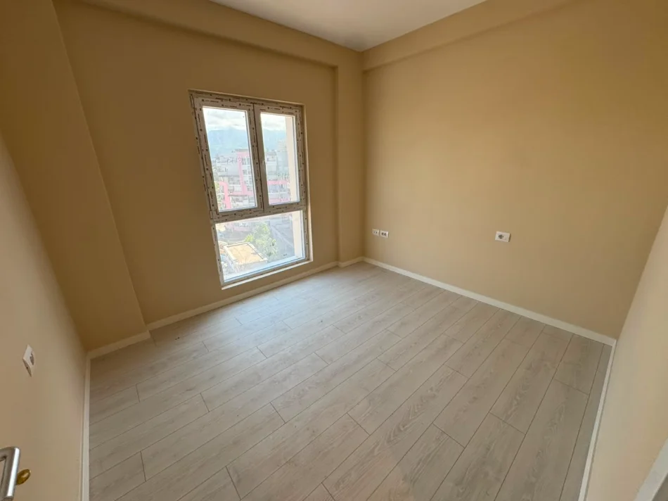 Tirane, shitet apartament 3+1 Kati 7, 125 m² (zogu i zi)