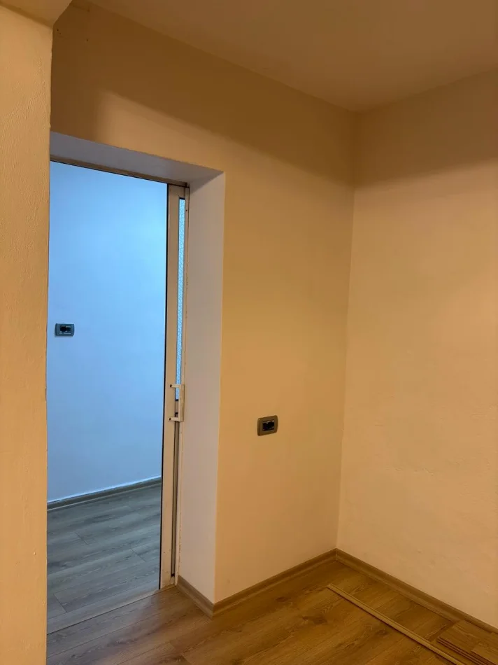 Tirane, shitet apartament 2+1+Ballkon Kati 4, 81 m² 150.000 € (Rruga Ali Demi perballe Fushes Ali demi)