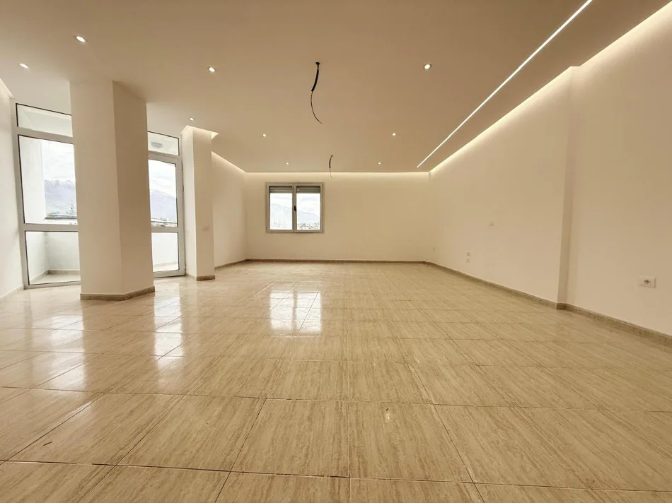 Tirane, shitet apartament 2+1+Ballkon Kati 6, 173 m² 450.000 € (Rruga e Elbasanit)