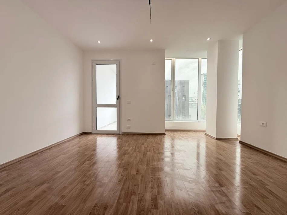Tirane, shitet apartament 2+1+Ballkon Kati 6, 173 m² 450.000 € (Rruga e Elbasanit)