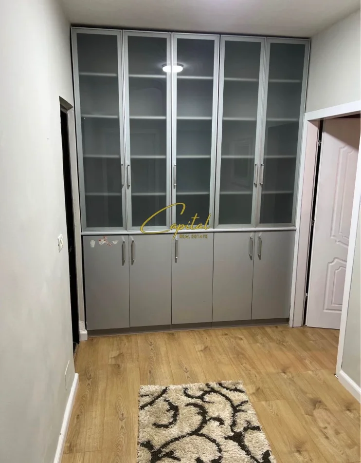Tirane, jepet me qera apartament 1+1 Kati 4, 70 m² 600 € (21 DHJETORI)
