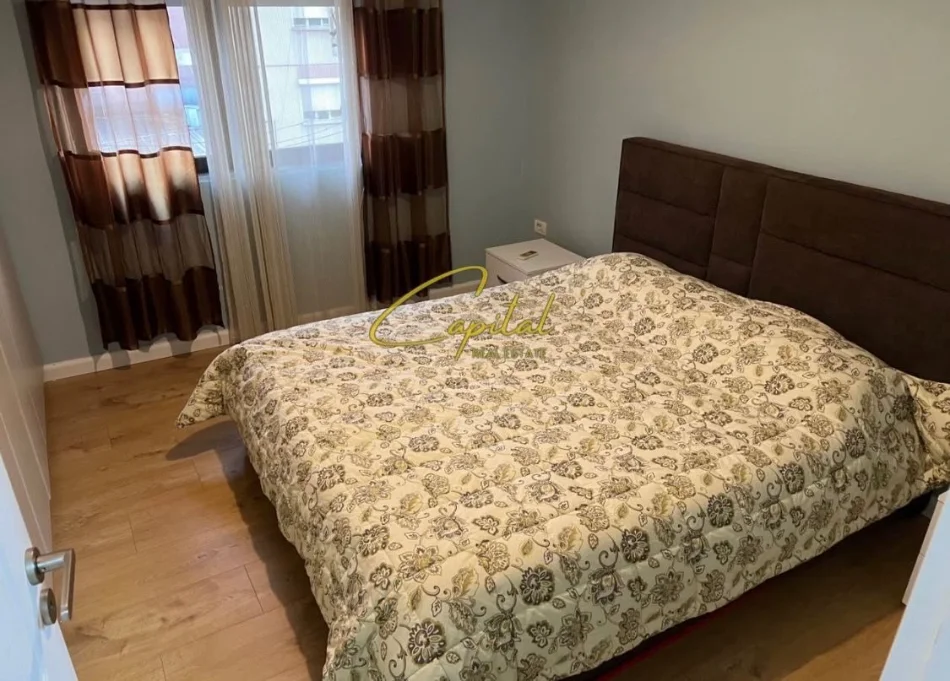 Tirane, jepet me qera apartament 1+1 Kati 4, 70 m² 600 € (21 DHJETORI)