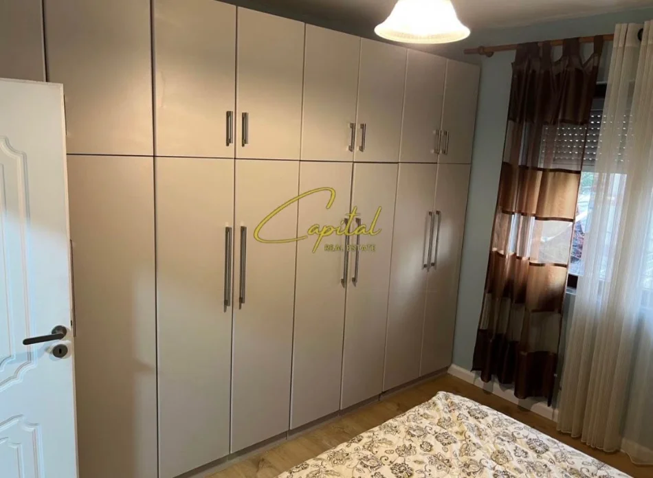 Tirane, jepet me qera apartament 1+1 Kati 4, 70 m² 600 € (21 DHJETORI)