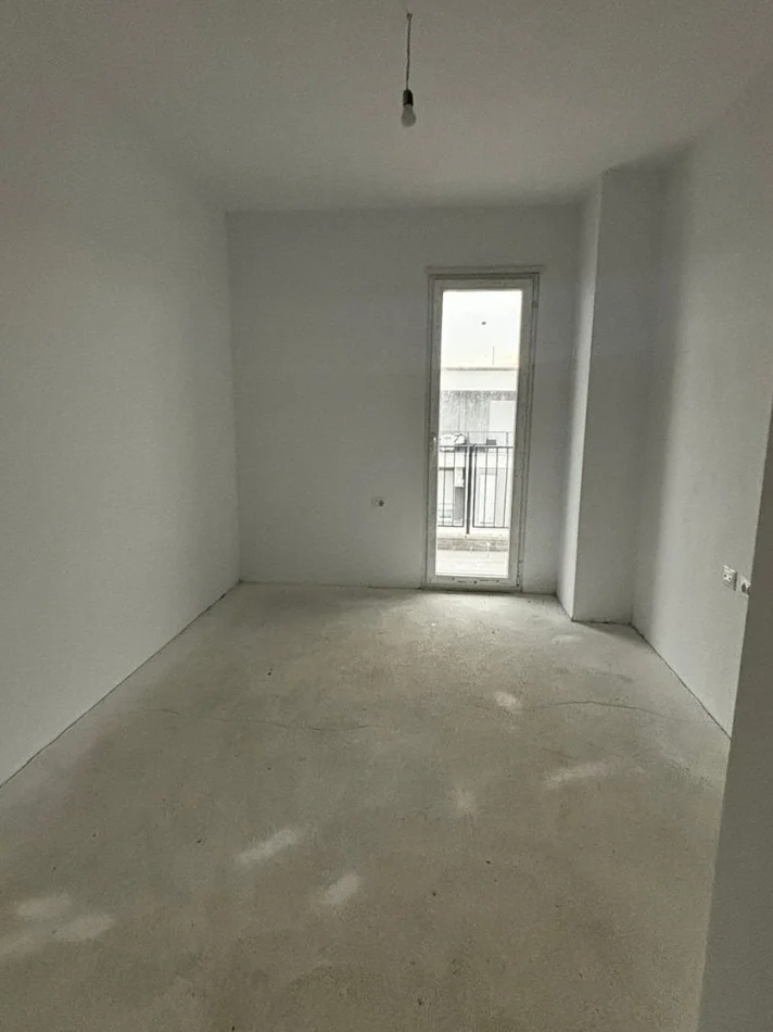 Tirane, shitet apartament 2+1 Kati 4, 121 m² 121.000 € (kamez)