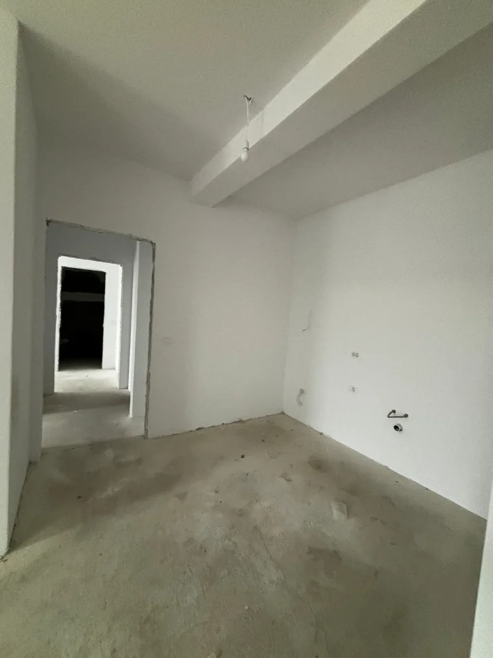 Tirane, shitet apartament 2+1+Ballkon Kati 8, 109 m² 130.800 € (Univers City)