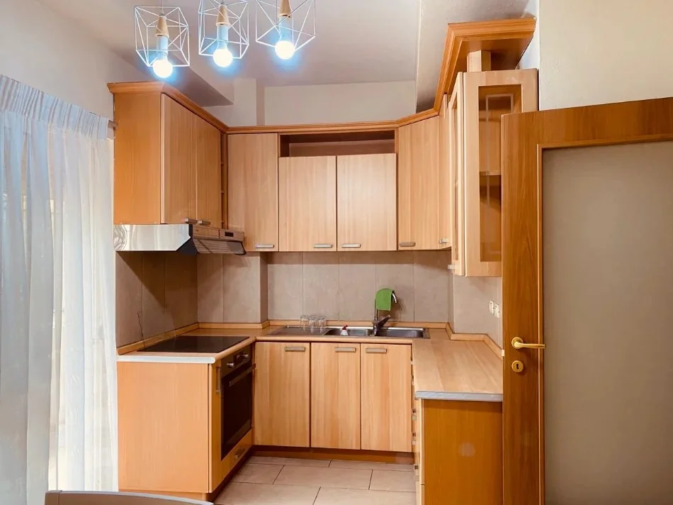 Tirane, jepet me qera apartament 2+1+Aneks+Ballkon Kati 1, 119 m² 750 € (RRUGA SITKI CICO)