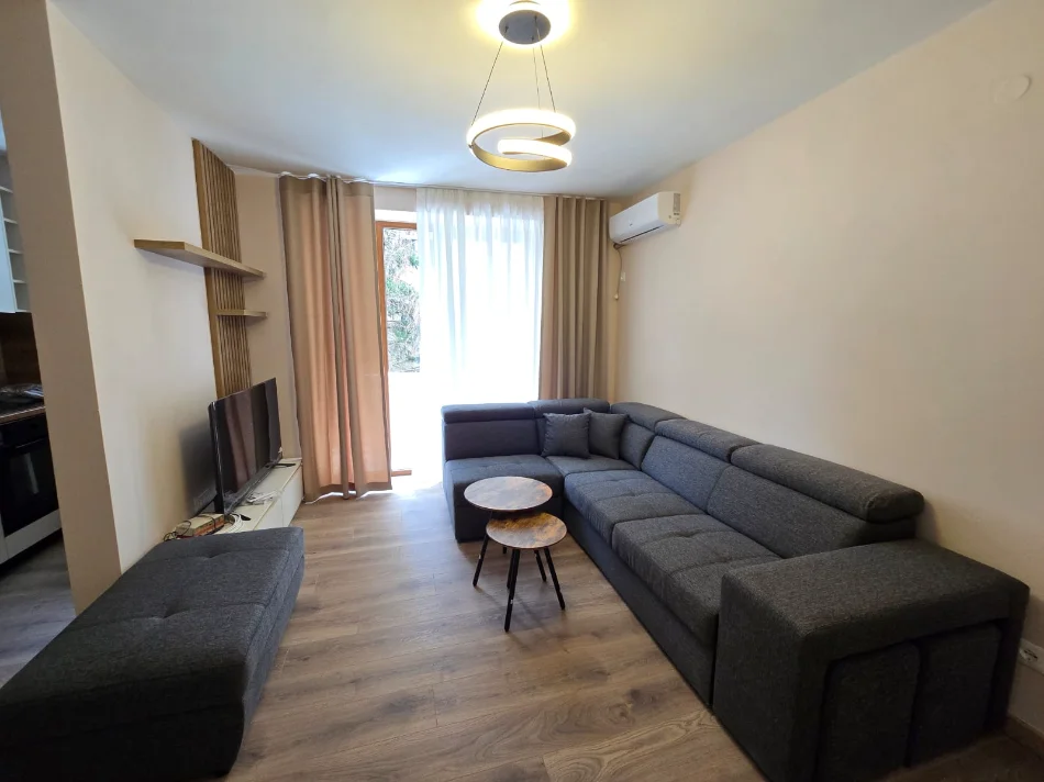 Tirane, jepet me qera apartament 1+1  VASIL SHANTO