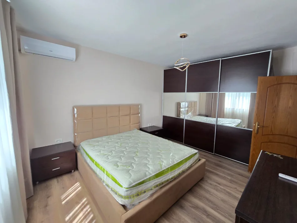 Tirane, jepet me qera apartament 1+1  VASIL SHANTO