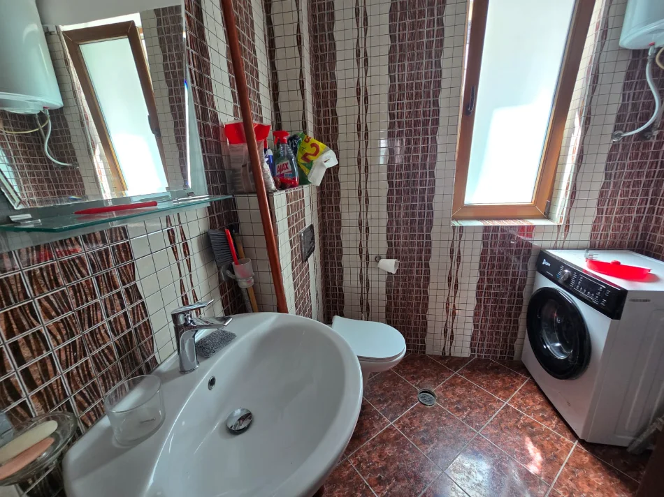 Tirane, jepet me qera apartament 1+1  VASIL SHANTO