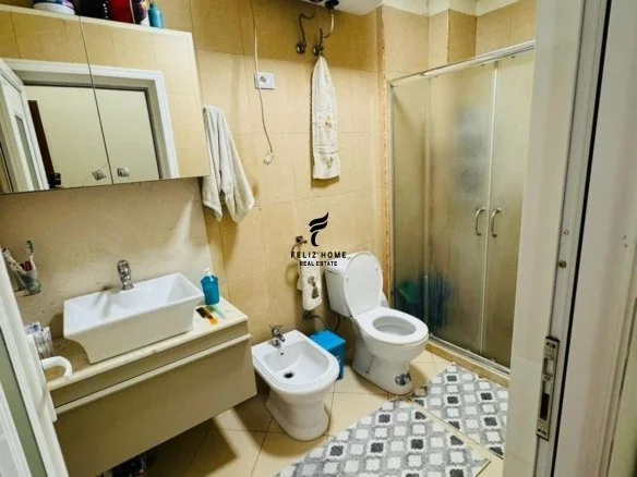 Tirane, jepet me qera apartament 1+1+Ballkon Kati 1, 69 m² 650 € (KODRA E DIELLIT)