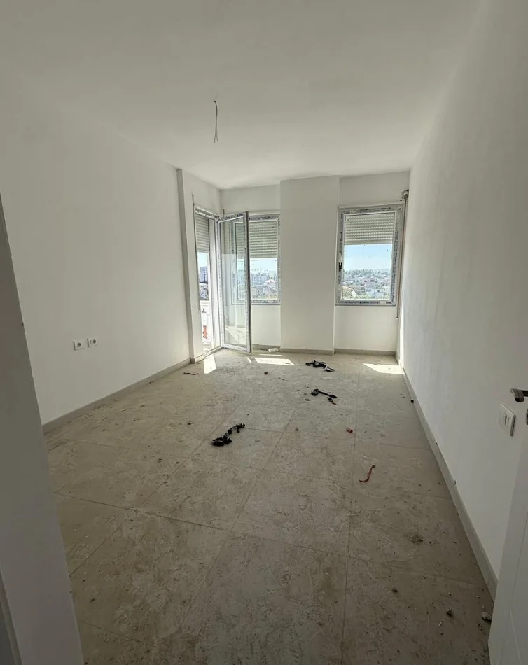 Tirane, shitet apartament 2+1 Kati 4, 121 m² 121.000 € (kamez)