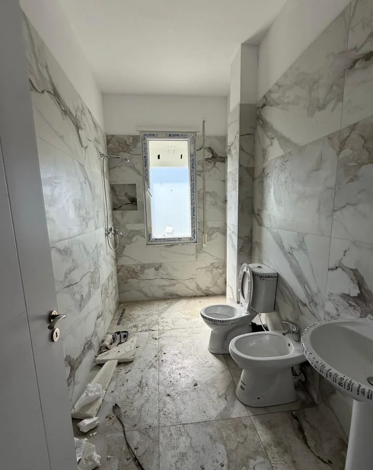 Tirane, shitet apartament 2+1 Kati 4, 121 m² 121.000 € (kamez)