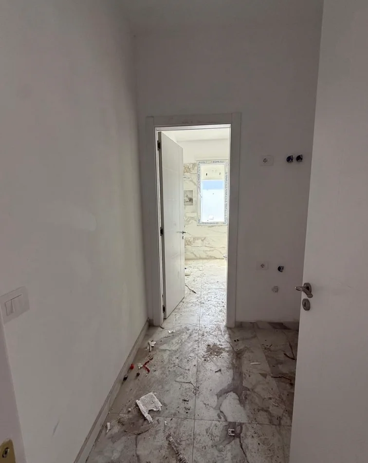 Tirane, shitet apartament 2+1 Kati 4, 121 m² 121.000 € (kamez)