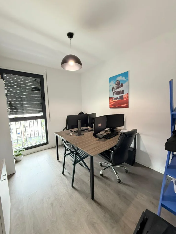 Tirane, jepet me qera zyre Kati 9, 125 m² 900 € (Parku Olimpik)