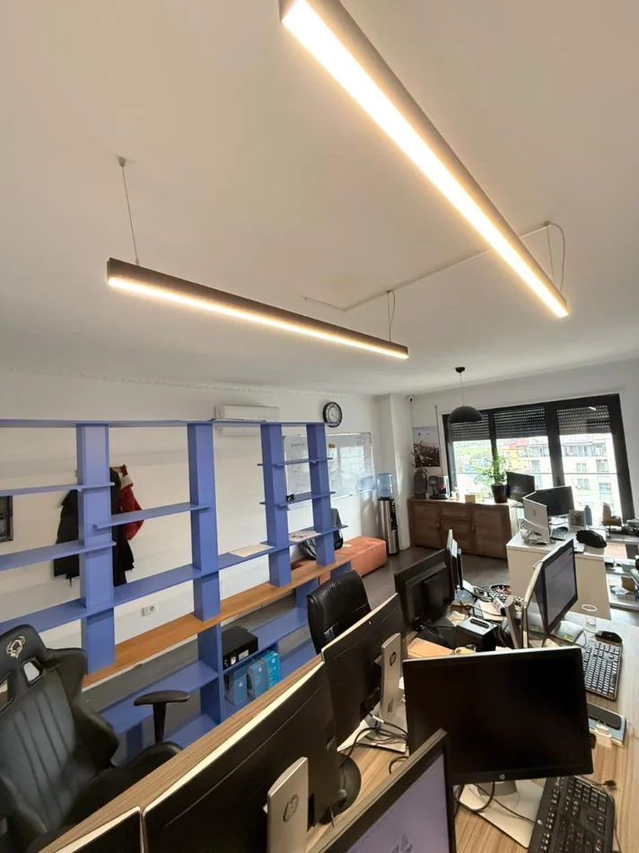 Tirane, jepet me qera zyre Kati 9, 125 m² 900 € (Parku Olimpik)