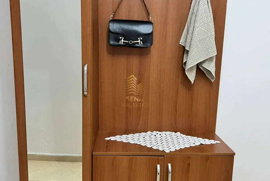 Tirane, jepet me qera apartament 2+1+Ballkon Kati 2, 120 m² 450 € (Fresk)