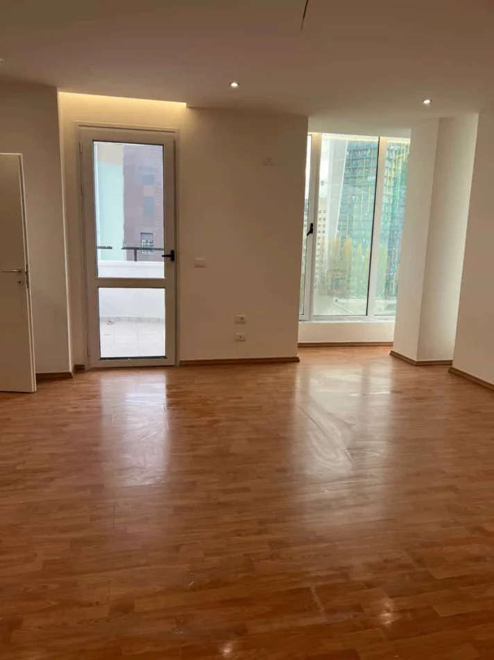 Tirane, jepet me qera zyre Kati 6, 190 m² 2.000 € (rruga e elbasanit)