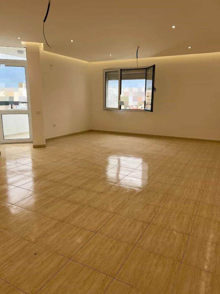 Tirane, jepet me qera zyre Kati 6, 190 m² 2.000 € (rruga e elbasanit)