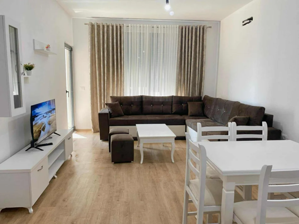 Tirane, jepet me qera apartament 1+1+Ballkon Kati 2, 64 m² 630 € (xhanfize keko)