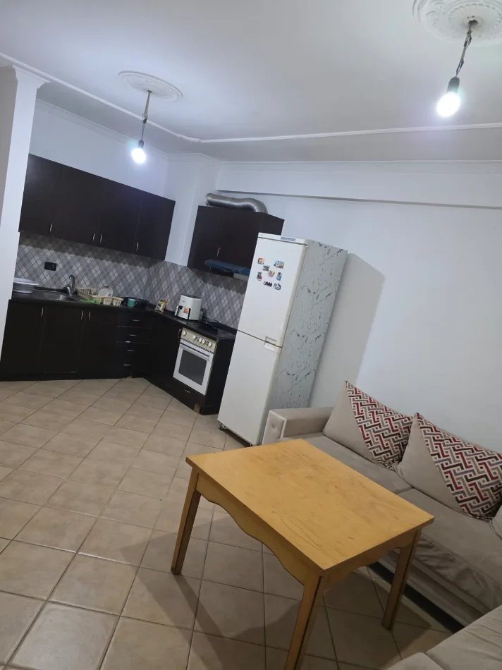 Tirane, jepet me qera apartament 1+1 Kati 3, 420 € (Astir)
