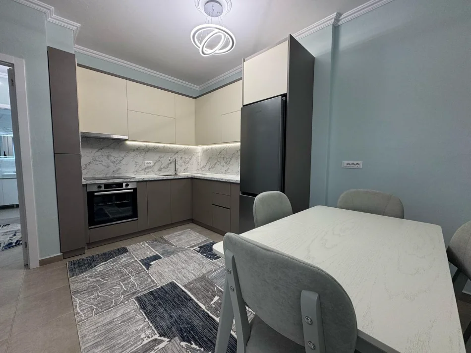 Tirane, jepet me qera apartament 2+1 Kati 6, 750 € (Stacioni i Trenit, Rruga Karl Gega)