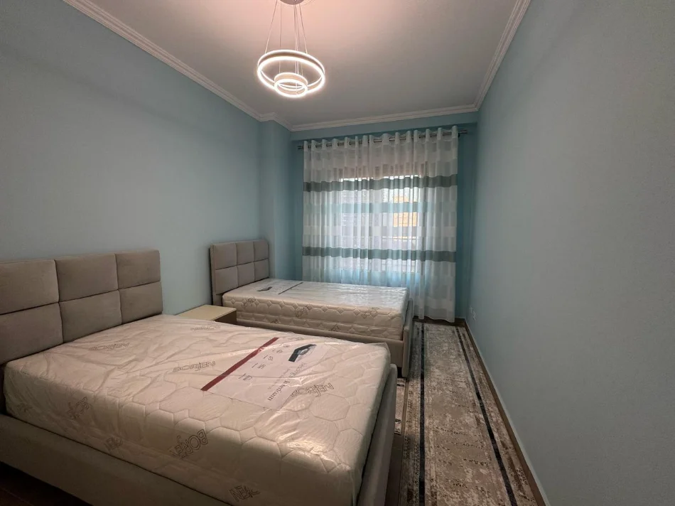 Tirane, jepet me qera apartament 2+1 Kati 6, 750 € (Stacioni i Trenit, Rruga Karl Gega)