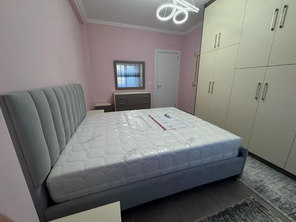Tirane, jepet me qera apartament 2+1 Kati 6, 100 m² 750 € (Stacioni i Trenit, Rruga Karl Gega)