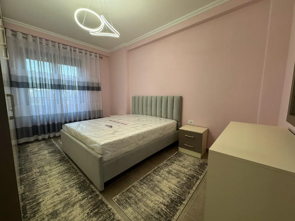 Tirane, jepet me qera apartament 2+1 Kati 6, 750 € (Stacioni i Trenit, Rruga Karl Gega)