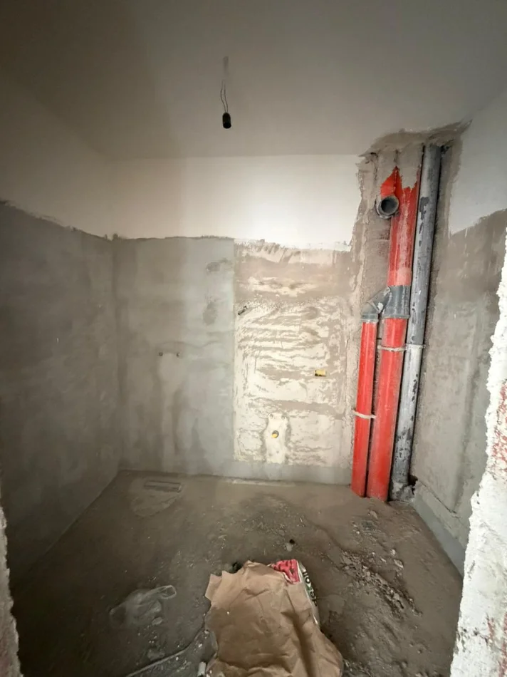 Lezhe, shitet apartament 2+1+Ballkon Kati 6, 110 m² (Shengjin) Okazion! Apartament 2+1+Lavanteri për Shitje