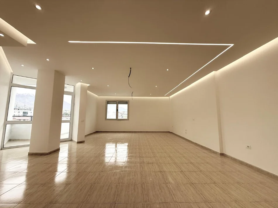 Tirane, shitet apartament 2+1+Ballkon Kati 8, 174 m² 400.000 € (Rruga e Elbasanit)