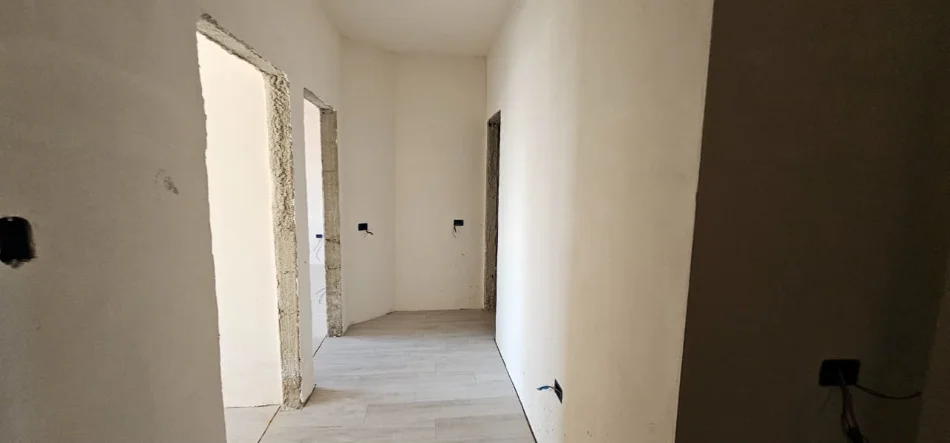 Tirane, shes apartament 1+1 Kati 3, 88 m² 112.000 € (ASTIR)