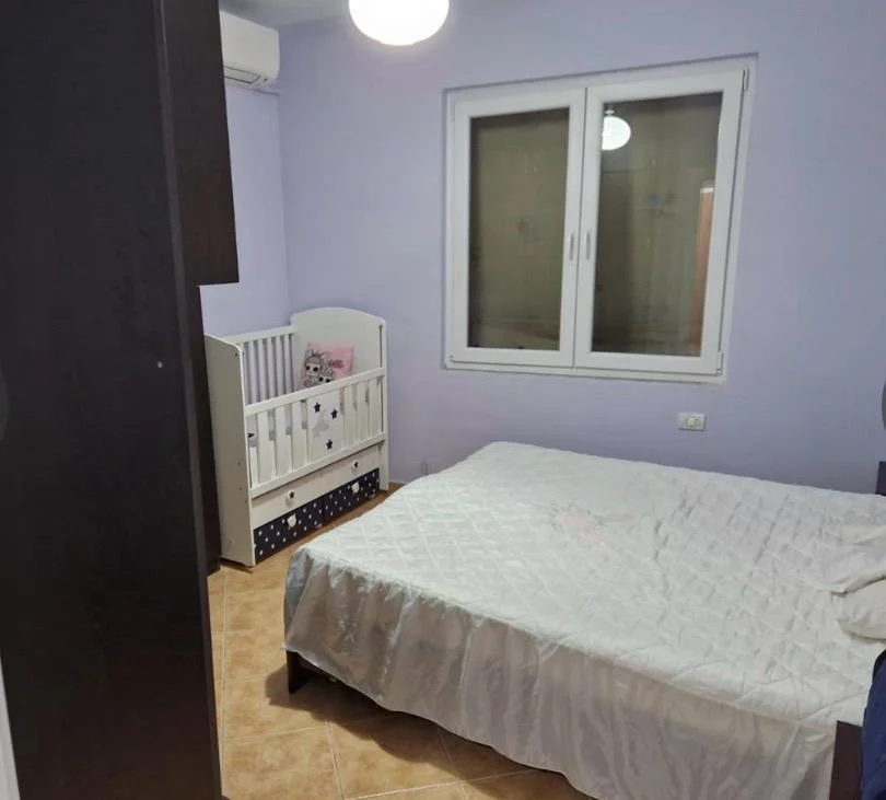 Tirane, jepet me qera 3+1+Ballkon Kati 4, 116 m² 800 € 