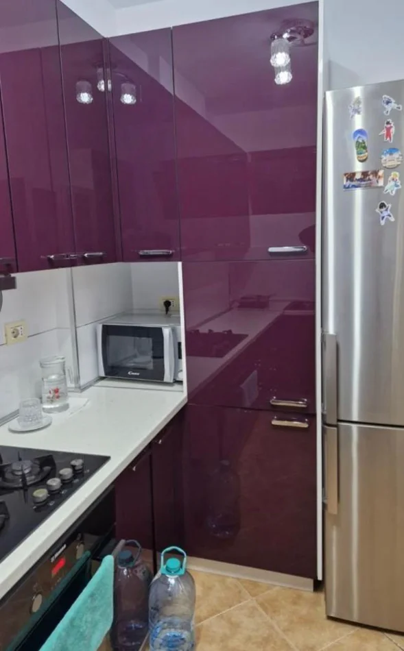 Tirane, jepet me qera 3+1+Ballkon Kati 4, 116 m² 800 € 