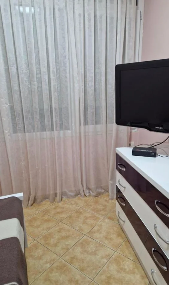 Tirane, jepet me qera 3+1+Ballkon Kati 4, 116 m² 800 € 