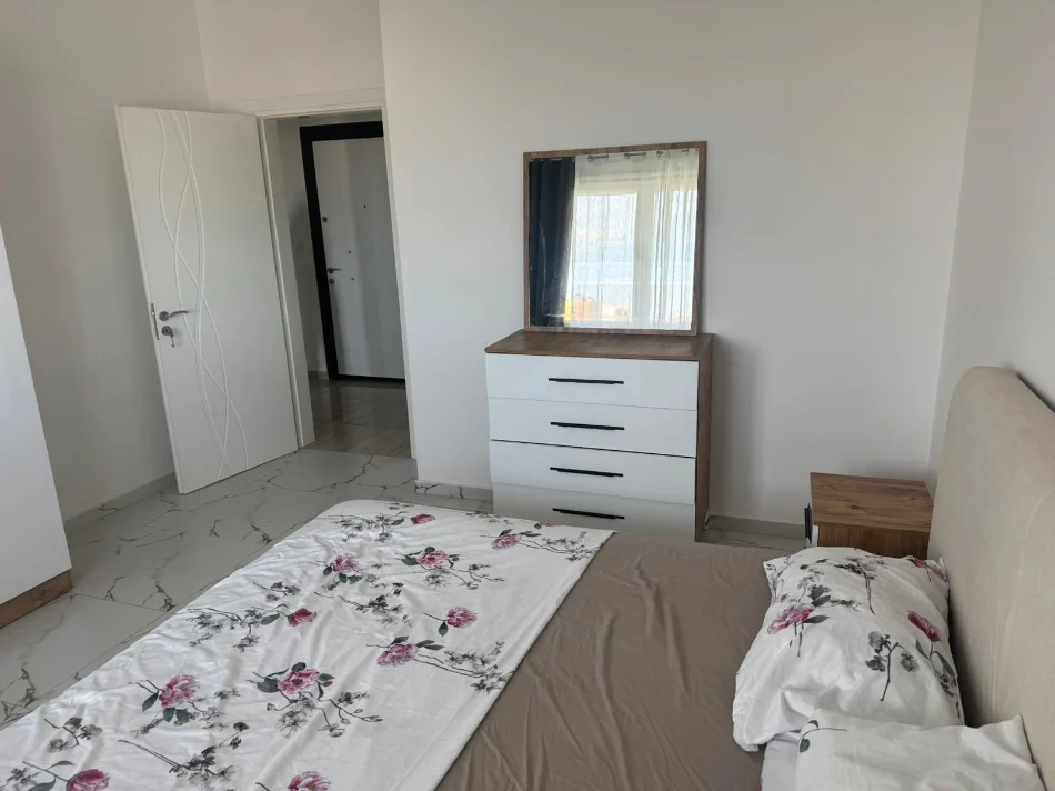 Tirane, jepet me qera apartament 1+1+Ballkon Kati 5, 68 m² 370 € 
