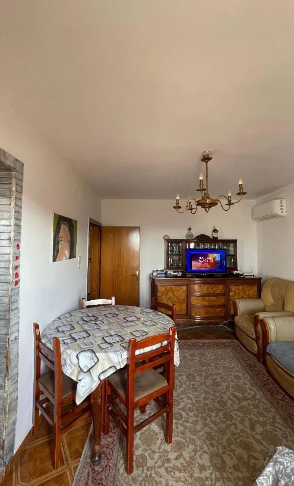 Tirane, jepet me qera apartament 2+1+Ballkon Kati 5, 87 m² 600 € 
