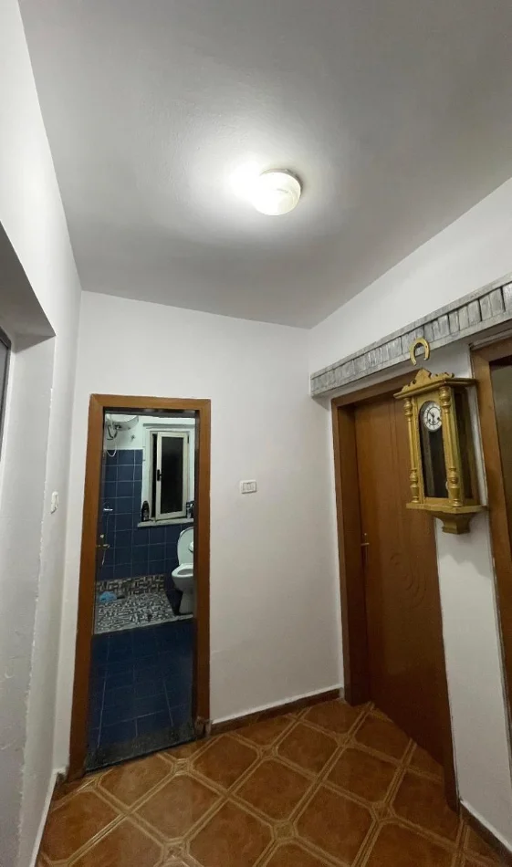 Tirane, jepet me qera apartament 2+1+Ballkon Kati 5, 87 m² 600 € 
