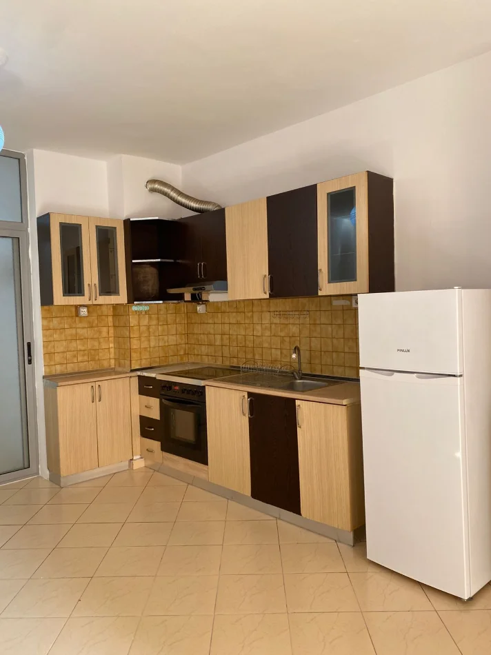 Tirane, jepet me qera apartament 1+1+Ballkon Kati 2, 69 m² 350 mije leke