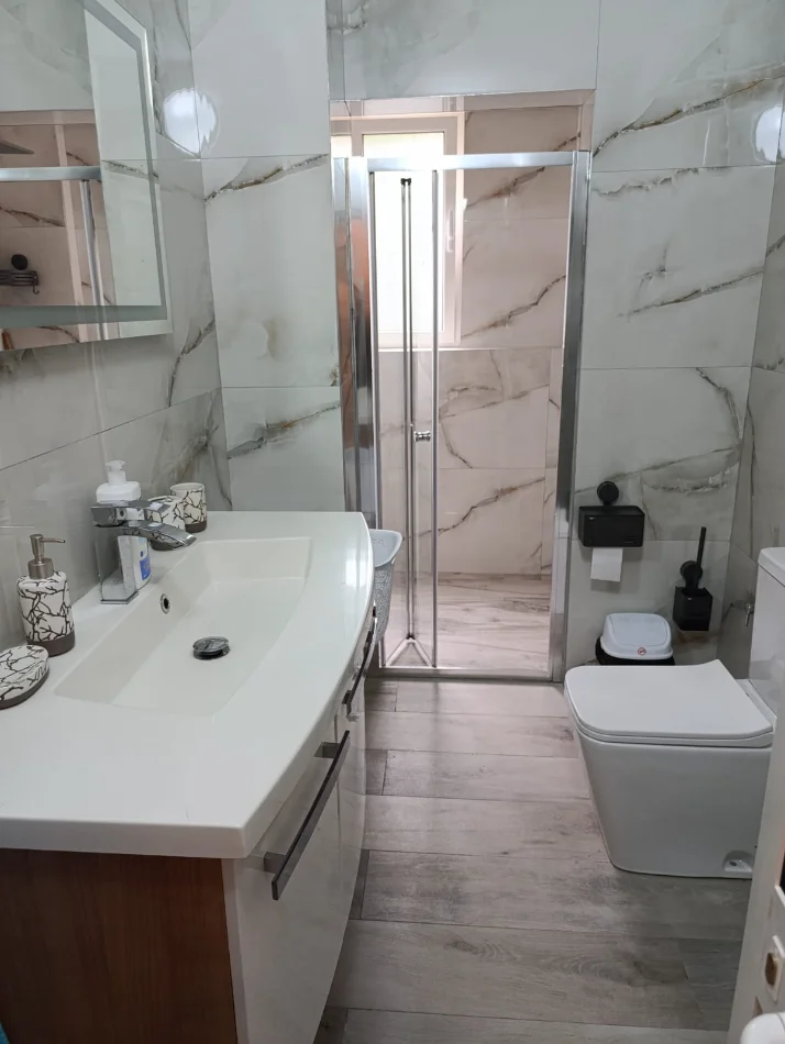Tirane, jepet me qera apartament 2+1+Aneks Kati 2, 75 m² 500 €