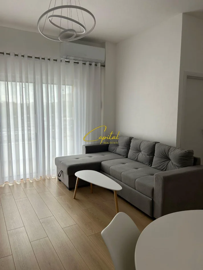 Tirane, jepet me qera apartament 1+1 Kati 3, 60 m² 450 € (ALI DEMI)