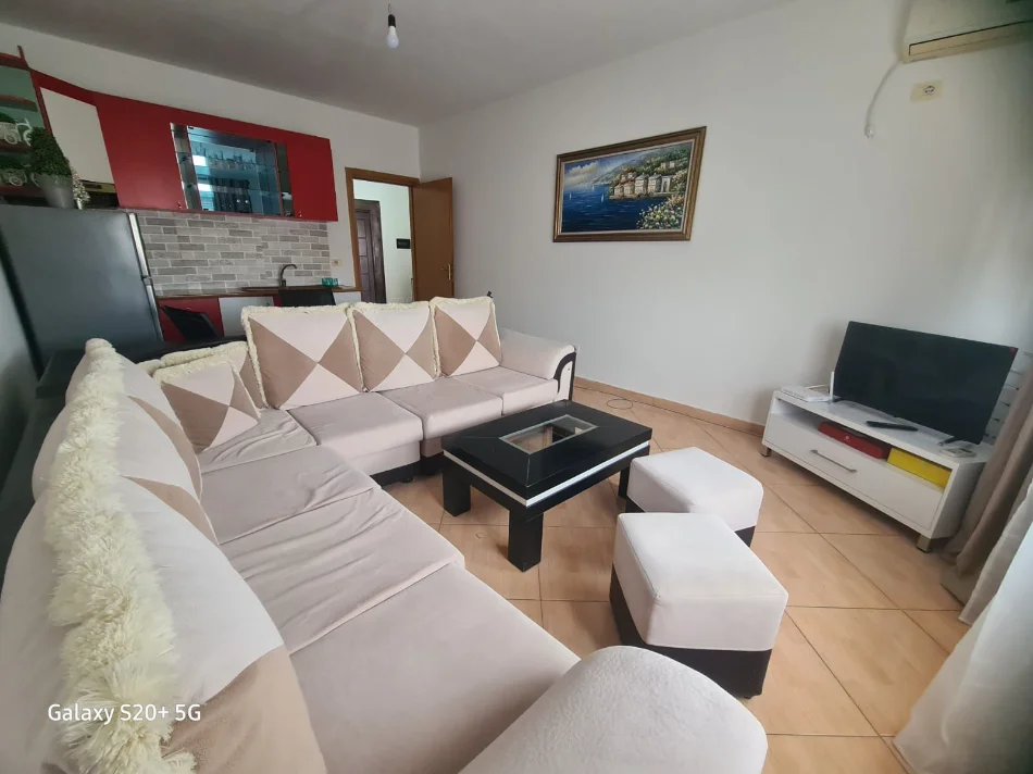 Tirane, jepet me qera apartament 1+1 Kati 5, 60 m² (ASTIR)