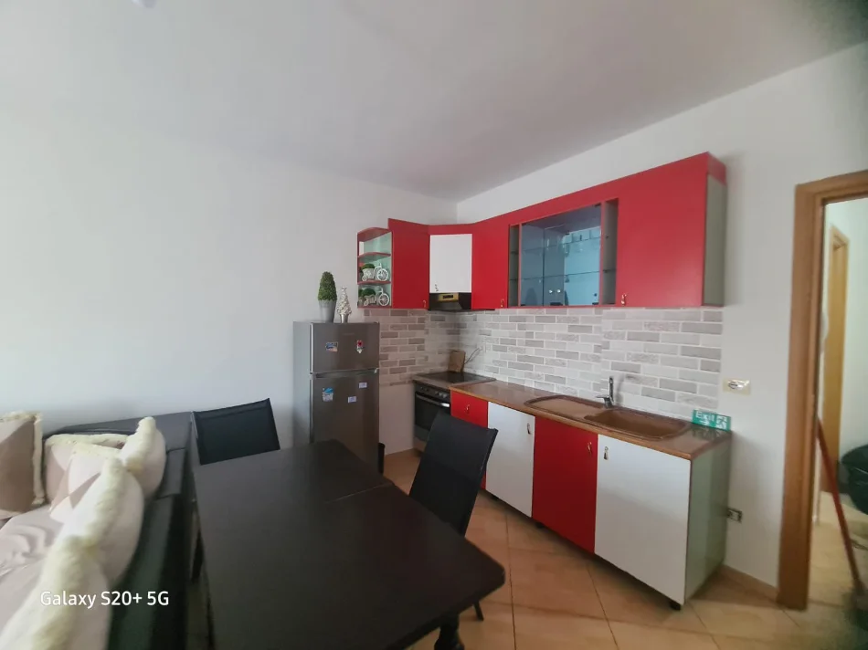 Tirane, jepet me qera apartament 1+1 Kati 5, 60 m² (ASTIR)