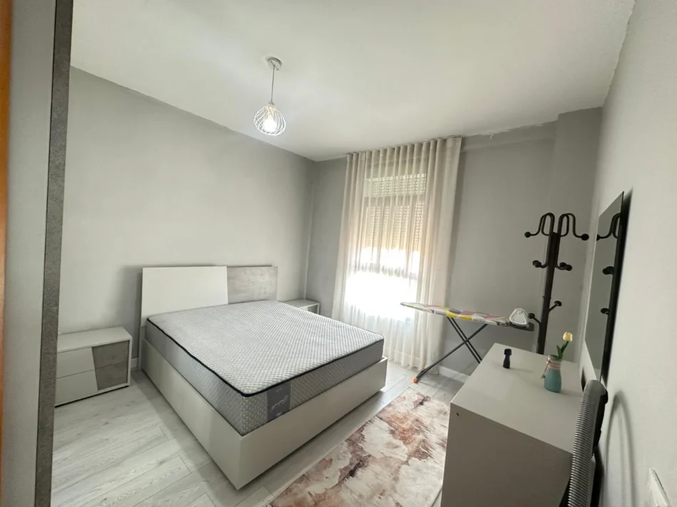 Tirane, jepet me qera apartament 2+1 Kati 8, 80 m² 600 € (Materniteti i ri)