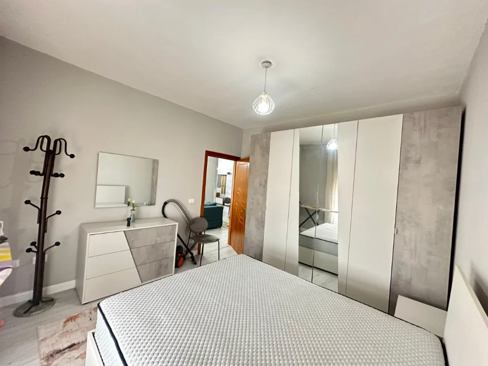 Tirane, jepet me qera apartament 2+1 Kati 8, 80 m² 600 € (Materniteti i ri)