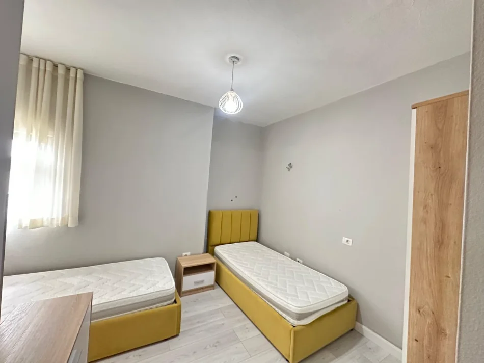 Tirane, jepet me qera apartament 2+1 Kati 8, 80 m² 600 € (Materniteti i ri)