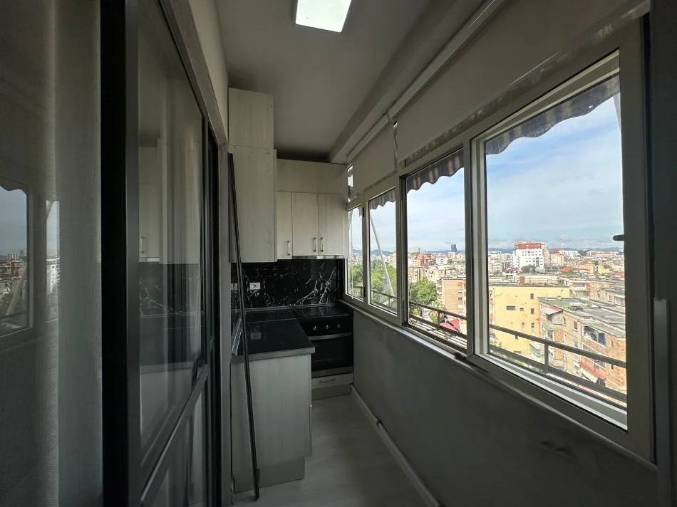 Tirane, jepet me qera apartament 2+1 Kati 8, 80 m² 600 € (Materniteti i ri)