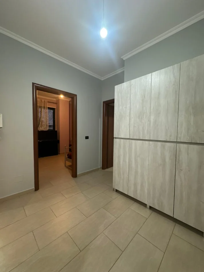 Tirane, shitet apartament 2+1 Kati 2, 107 m² 153.000 € (Fresku)
