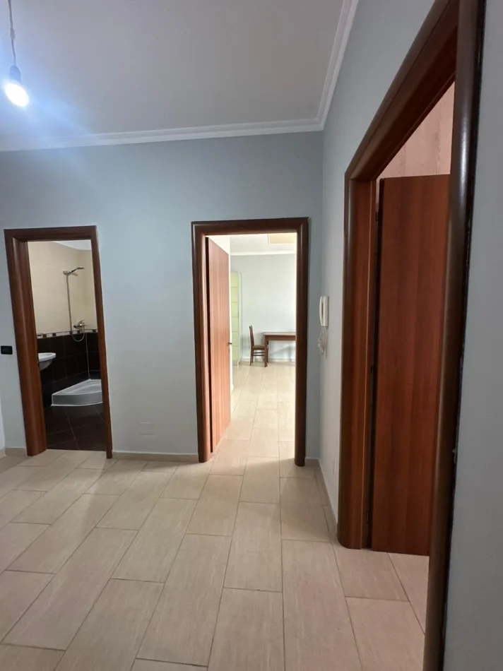 Tirane, shitet apartament 2+1 Kati 2, 107 m² 153.000 € (Fresku)